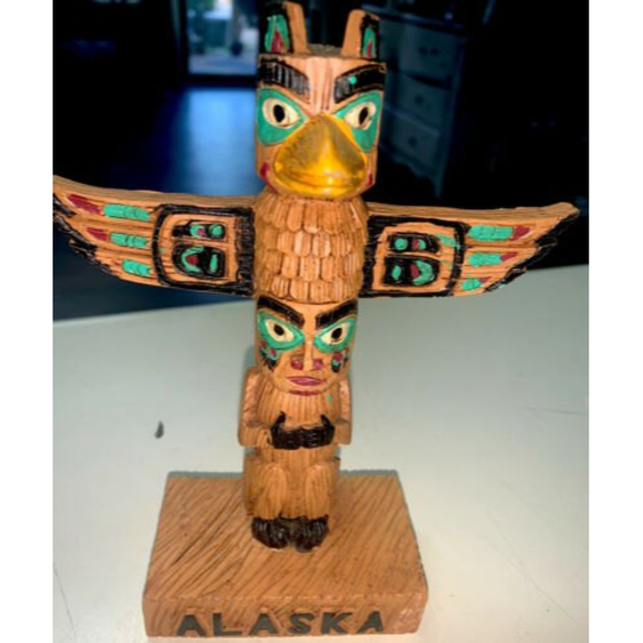 Alaska Style Totem Pole - Vintage Style-Made from Resin - Hand Painted Native - Picture 1 of 4